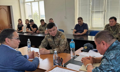 Мажилисмен посетил резерват "Акжайык"