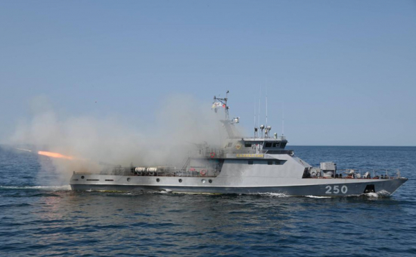 Корабли и вертолёты ВМС Казахстана провели совместные учения