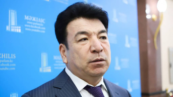 Это единичные случаи: Бейсембаев ответил на поборы в школах