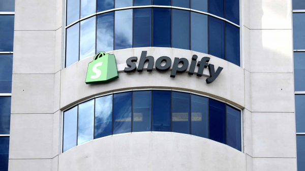 Котировки Shopify взлетели на 25% после сильного прогноза продаж