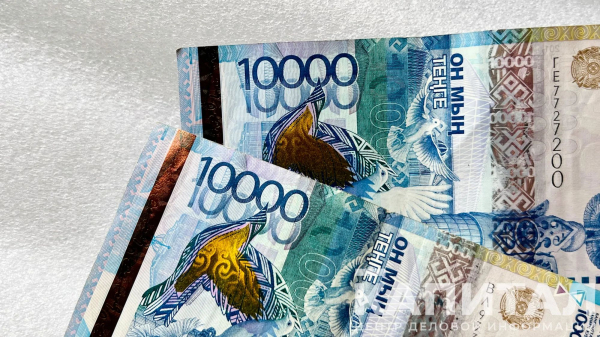 На KASE доллар продается выше отметки 518,95 тенге