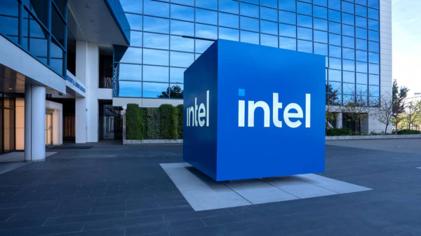 Intel уволит тысячи сотрудников, чтобы вернуть долю рынка — Bloomberg