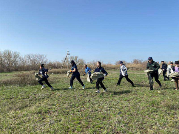 Убираем на бегу: в Караганде во время плоггинга собрали 150 мешков мусора