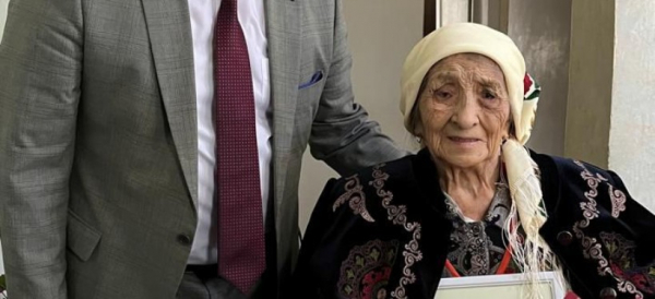 98-летнего ветерана педагогического труда наградили в области Абай