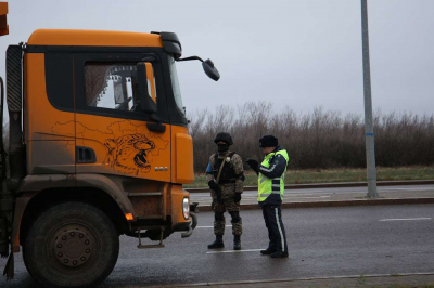 Водителя арестовали из-за стикера на госномере в Жамбылской области