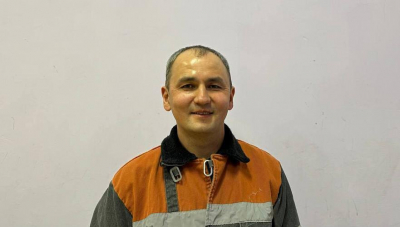Токаев наградил электрослесаря шахты имени Костенко