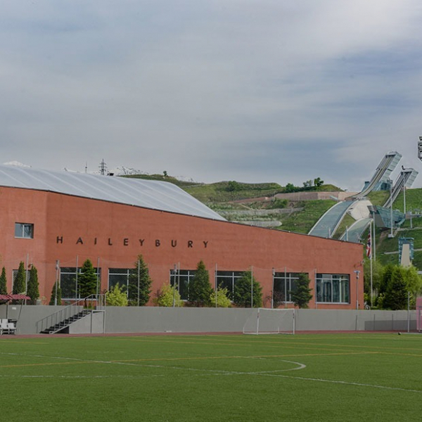 Я учился в Haileybury